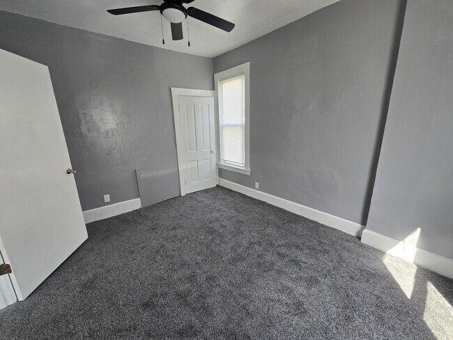 Foto del edificio - 1122 E 6th Ave