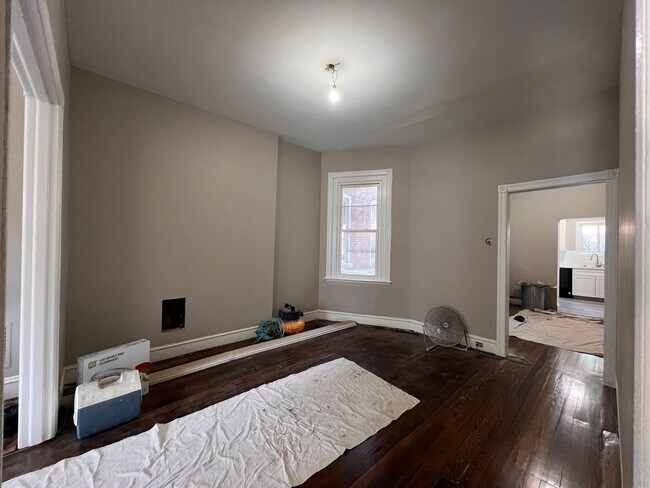 Building Photo - New Lower rate!! Completely Remodeled Town...