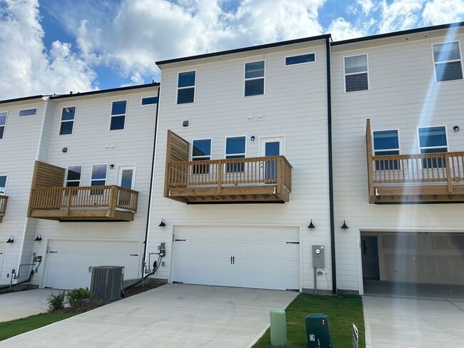 Building Photo - NEW 4 bed/3.5 bath townhome for rent in Apex