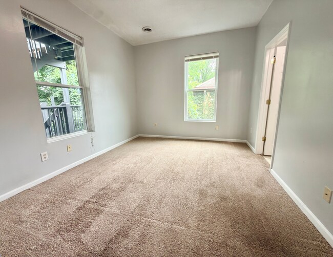 Foto del edificio - 3254 Berwyn Pl