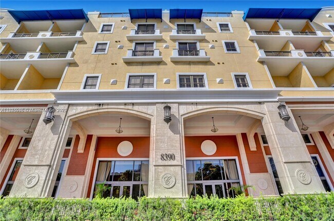 Foto del edificio - 8390 SW 72nd Ave