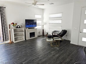 Building Photo - 921 Mayfield Mnr Ln