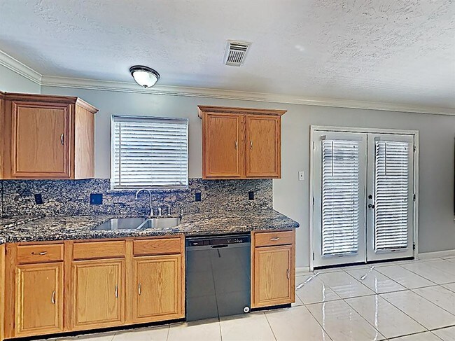 Building Photo - 9300 Tejas Ct