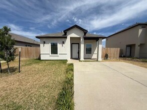Building Photo - 5819 Colegio Ln