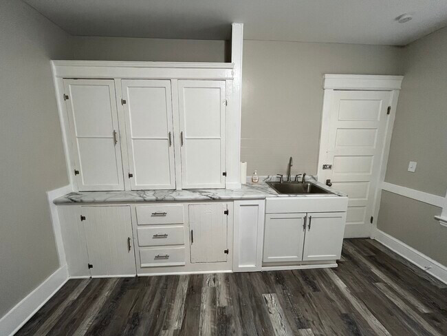 Building Photo - 4420 Bush Avenue, Unit 1
