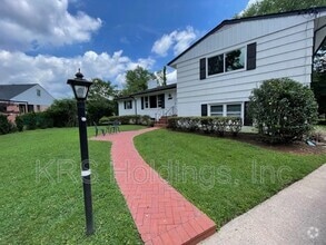 Building Photo - 1723 Merryhill Pl
