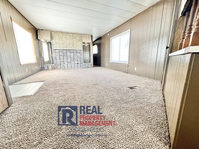 Foto del edificio - 2 Bedroom 1 Bath Mobile Home - Pets negotiable
