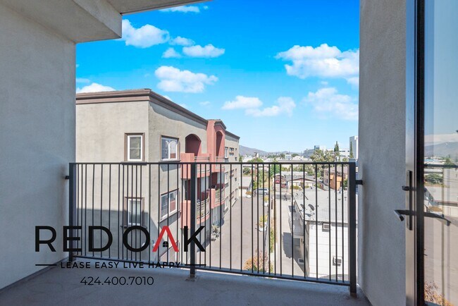 Foto del edificio - ~4 Weeks FREE~ +$500 Look & Lease Special!...