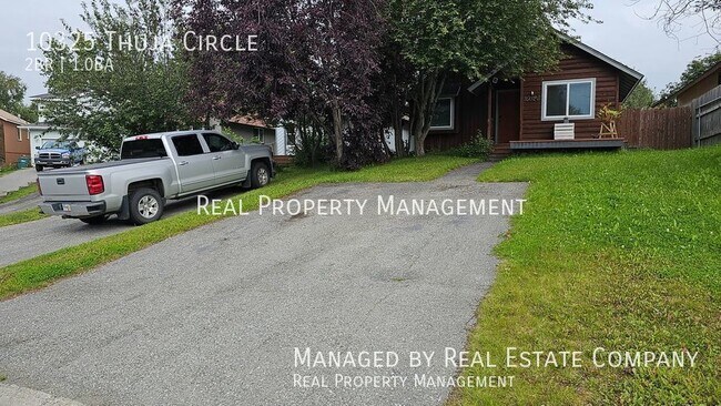 Building Photo - Eclectic Two Bedroom One Bath Home with Yard
