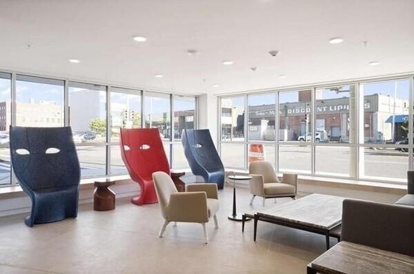 Foto del edificio - 262 Monsignor O'Brien Hwy