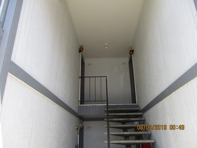 Building Photo - Two Bedroom Condo in Highland Park
