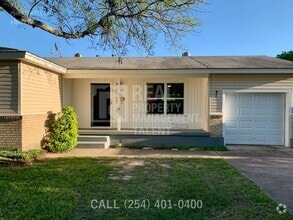 Building Photo - 2528 Powell Dr