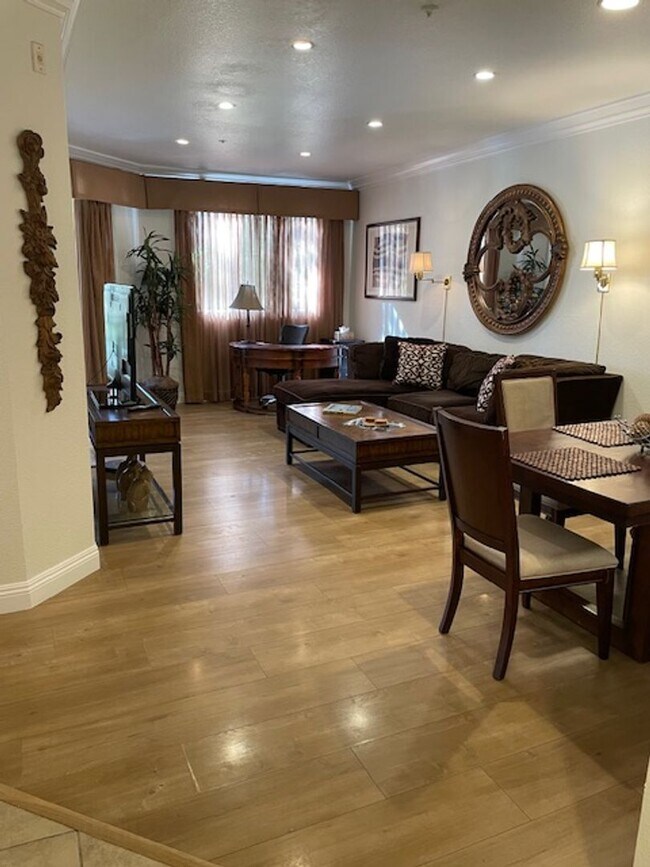 Foto del edificio - Meridian 2 Bd / 2 Ba with Laminate Flooring in Living Room & Bedroom Areas