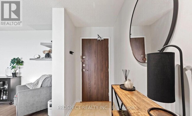 Building Photo - 80 Antibes Dr