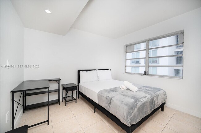 Foto del edificio - 500 NE 26th St