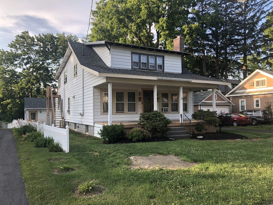 Primary Photo - 5 Herber Ave