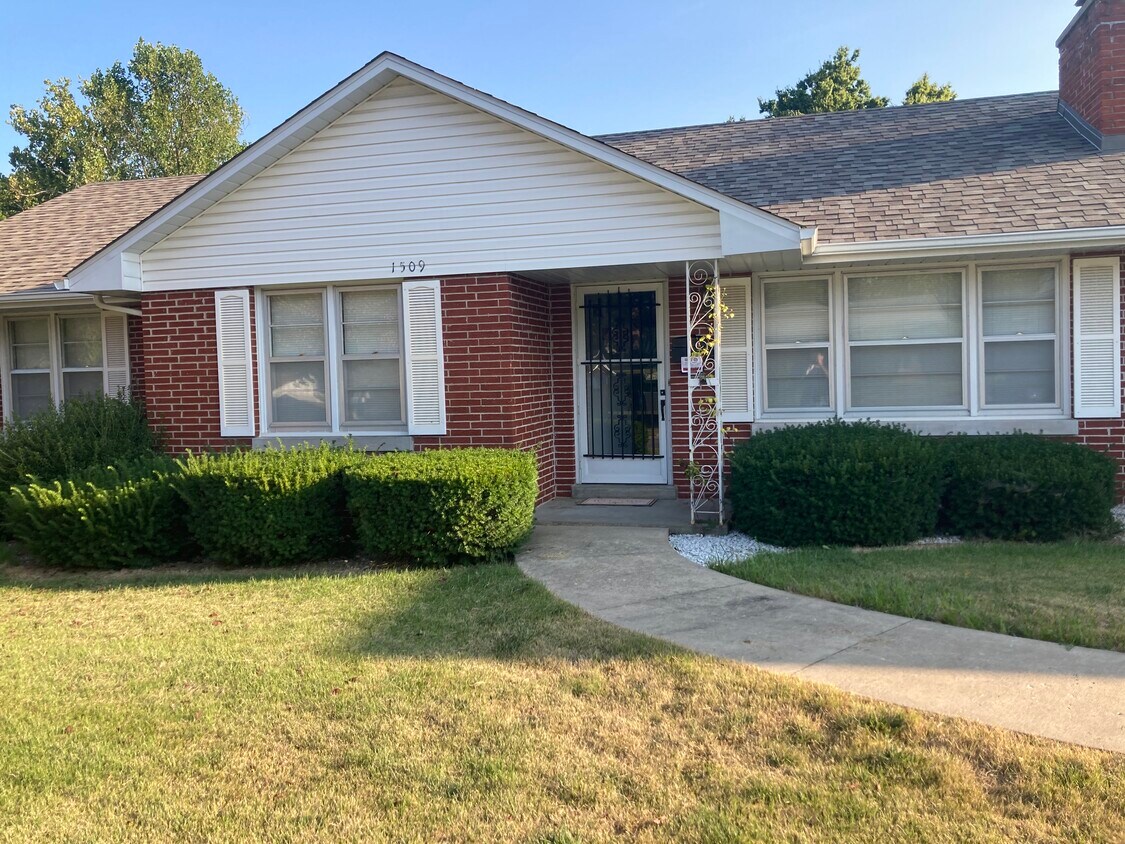 1509 Stadium Blvd, Jefferson City, MO 65109 House Rental in Jefferson