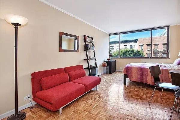 Foto del edificio - 393 W 49th St