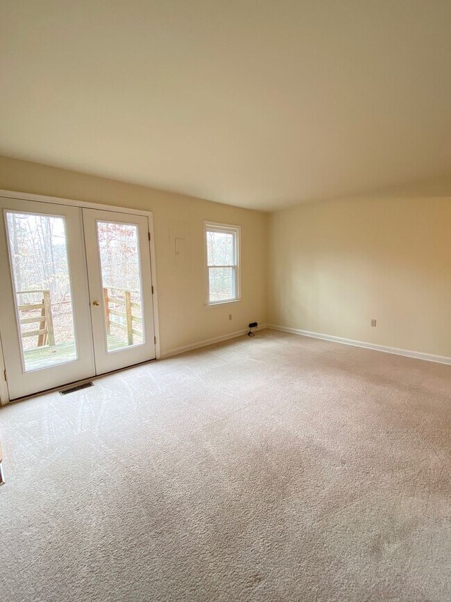 Foto del edificio - Two Bed Townhome in Fredericksburg