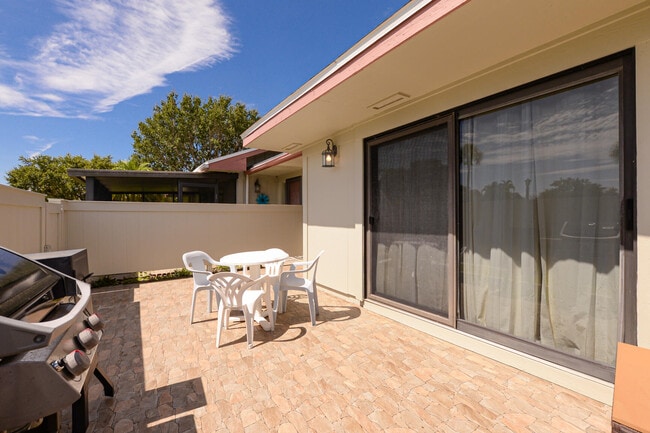 Building Photo - 3970 NW Cinnamon Tree Cir