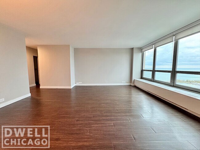 Foto del edificio - 3440 N Lake Shore Dr