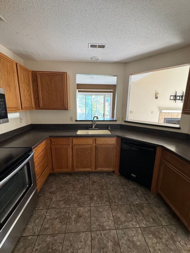 Foto del edificio - 3708-3710 Prescott Dr