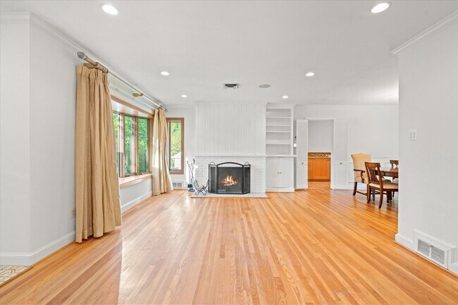 Foto del edificio - 500 Monticello Blvd