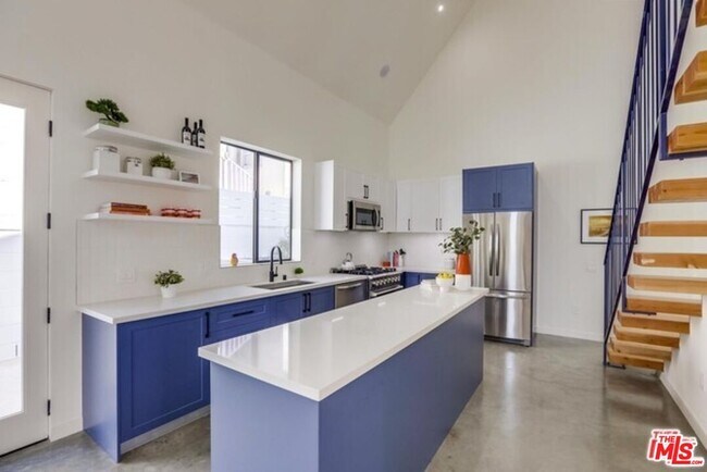 Foto del edificio - 2852 Griffin Ave