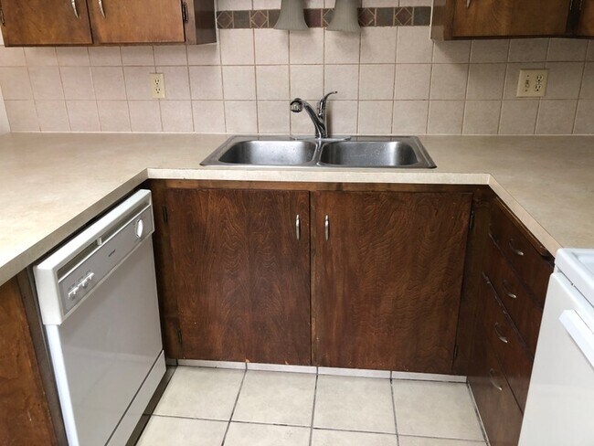 Foto del edificio - 1265 N 400 E