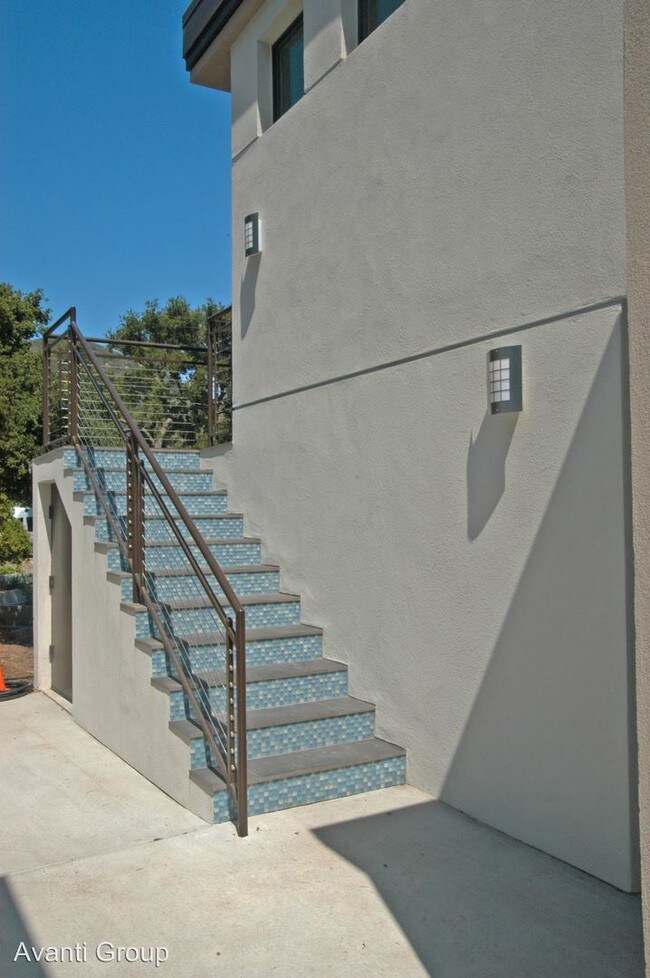 Building Photo - 1 br, 1 bath House - 1454 Tunnel Road