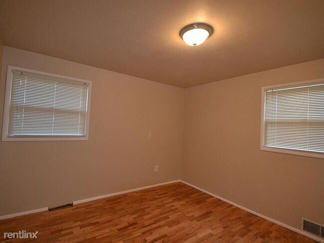 Foto del edificio - 3 br, 1.5 bath House - 2625 N Shirley St