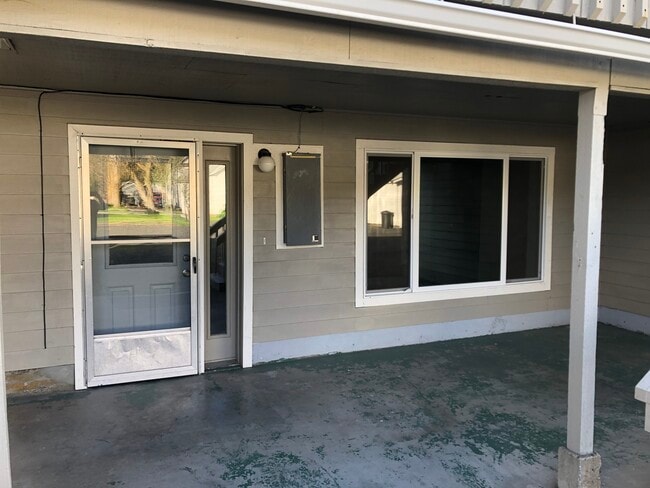 Foto del edificio - 1804 N Oak St