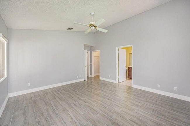 Foto del edificio - 5148 Rosen Blvd