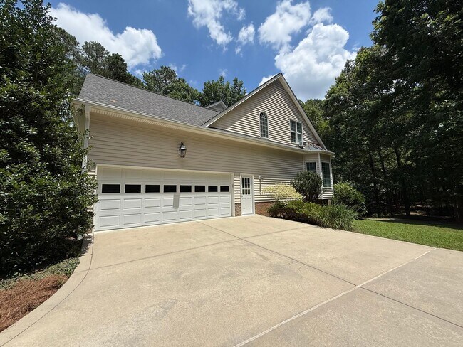 Foto del edificio - Tranquil and Secluded Raleigh Home with Un...