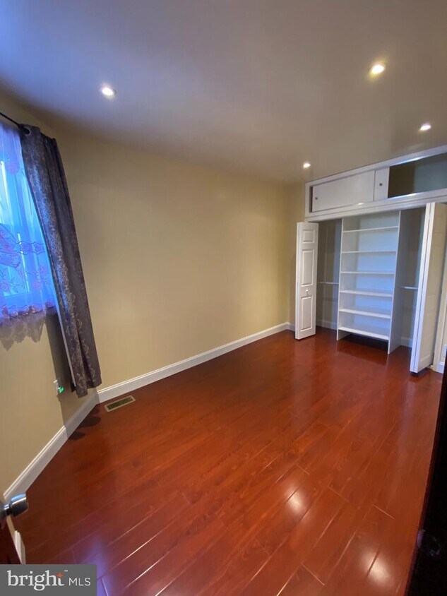 2423 S 9th St, Philadelphia, PA 19148 Townhome Rentals in