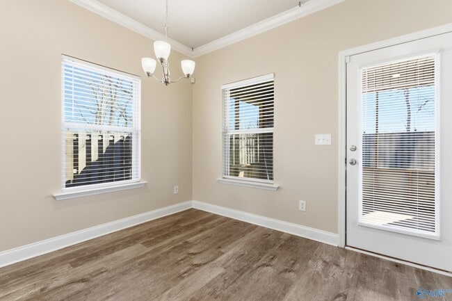 Foto del edificio - 150 Shrewsberry Dr