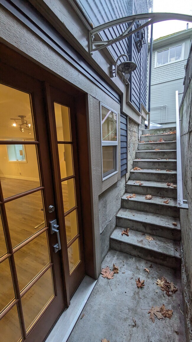 521 Malden Ave E Unit 1, Seattle, WA 98112 Apartments in Seattle, WA