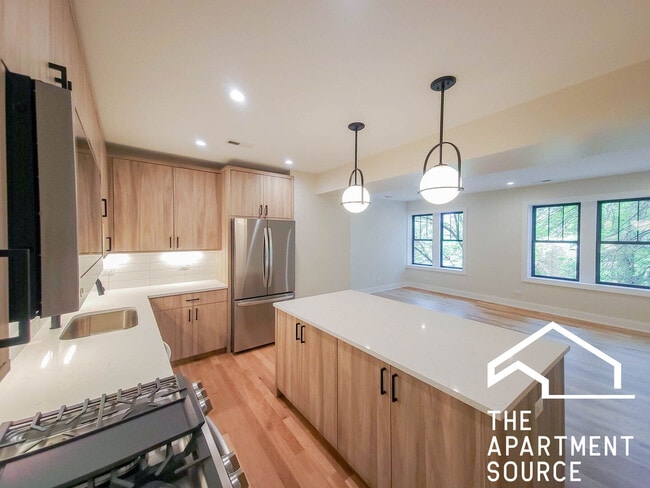 Foto del edificio - 4853 N Seeley Ave