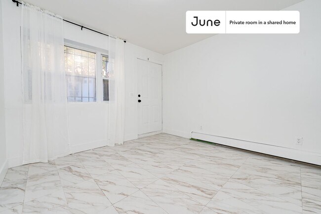 Private bedroom in 3 bed/1 bath Home - Private bedroom in 3 bed/1 bath Home