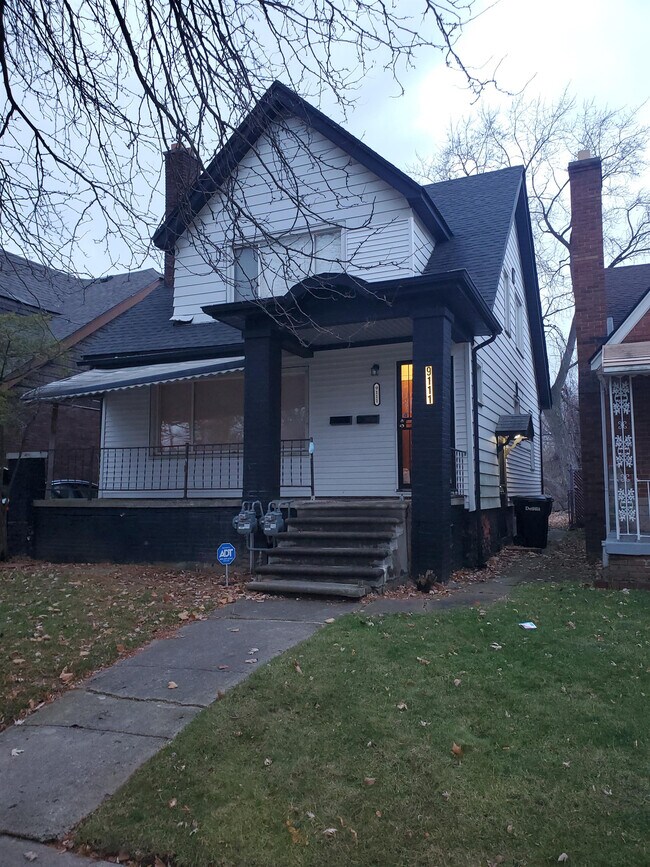 Building Photo - 9111 Pinehurst St