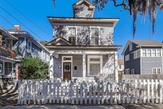 Building Photo - 117 W 6th St