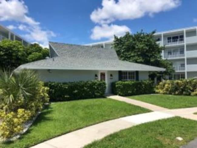 Building Photo - 2708 Vandiver Dr