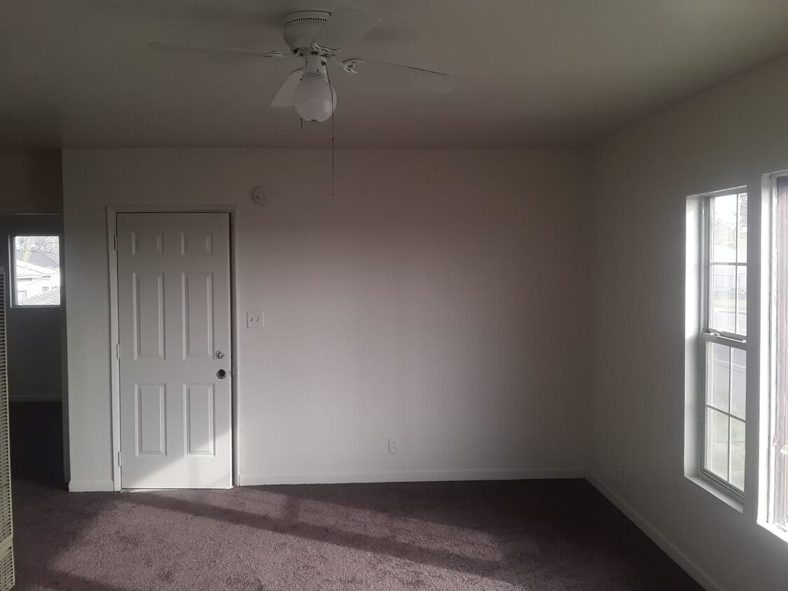 Building Photo - 333 P St