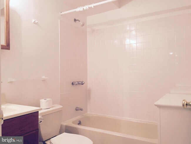 Foto del edificio - 1711 35th St NW