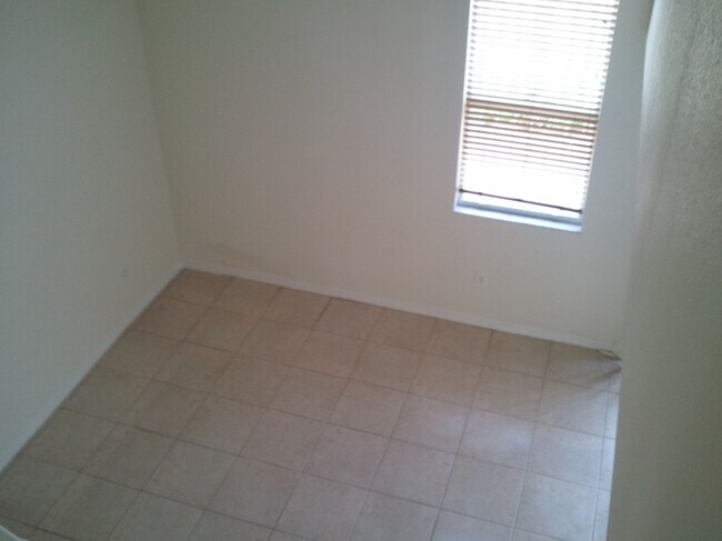 Building Photo - 3002 San Remo Cir