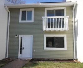 Building Photo - 48 Monarch Dr