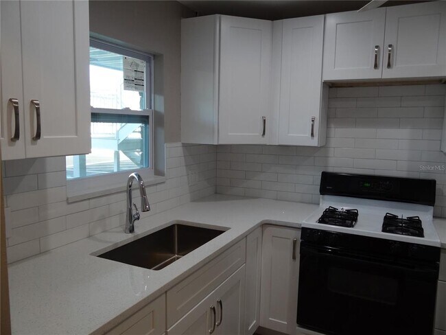 Foto del edificio - 5287 81st St N