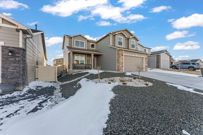 Foto del edificio - Beautiful 5-Bedroom, 4-Bathroom Home with ...