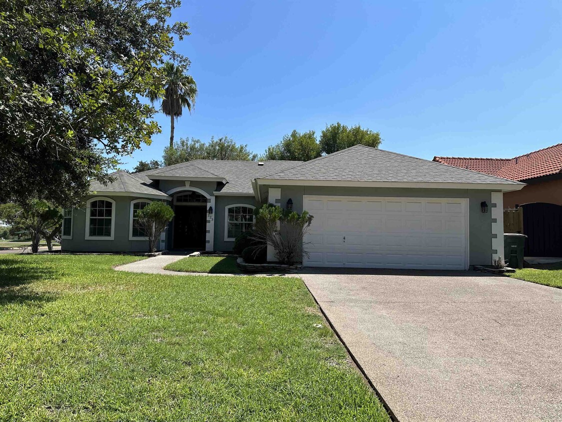 Foto principal - 223 Oriole Ln