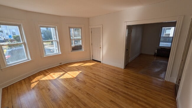 Building Photo - 20 Kosta St